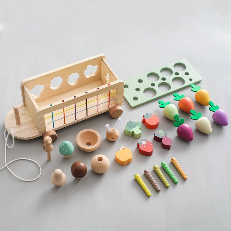 Jeu Éveil Bébé en Bois avec Jardin Potager sur fond gris