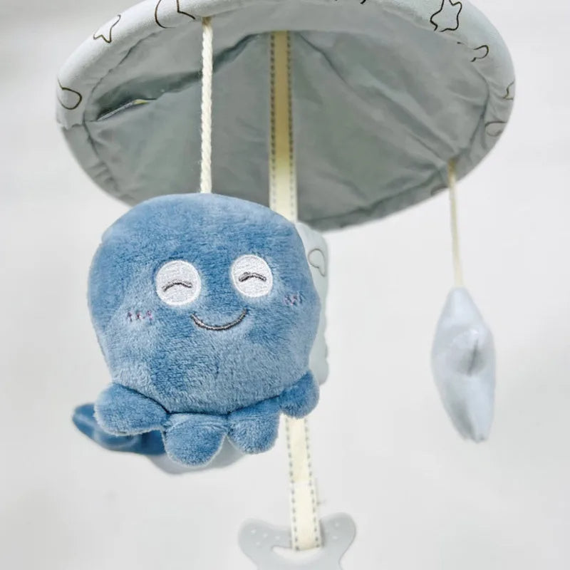 Mobile Bébé en Peluche avec Baleines